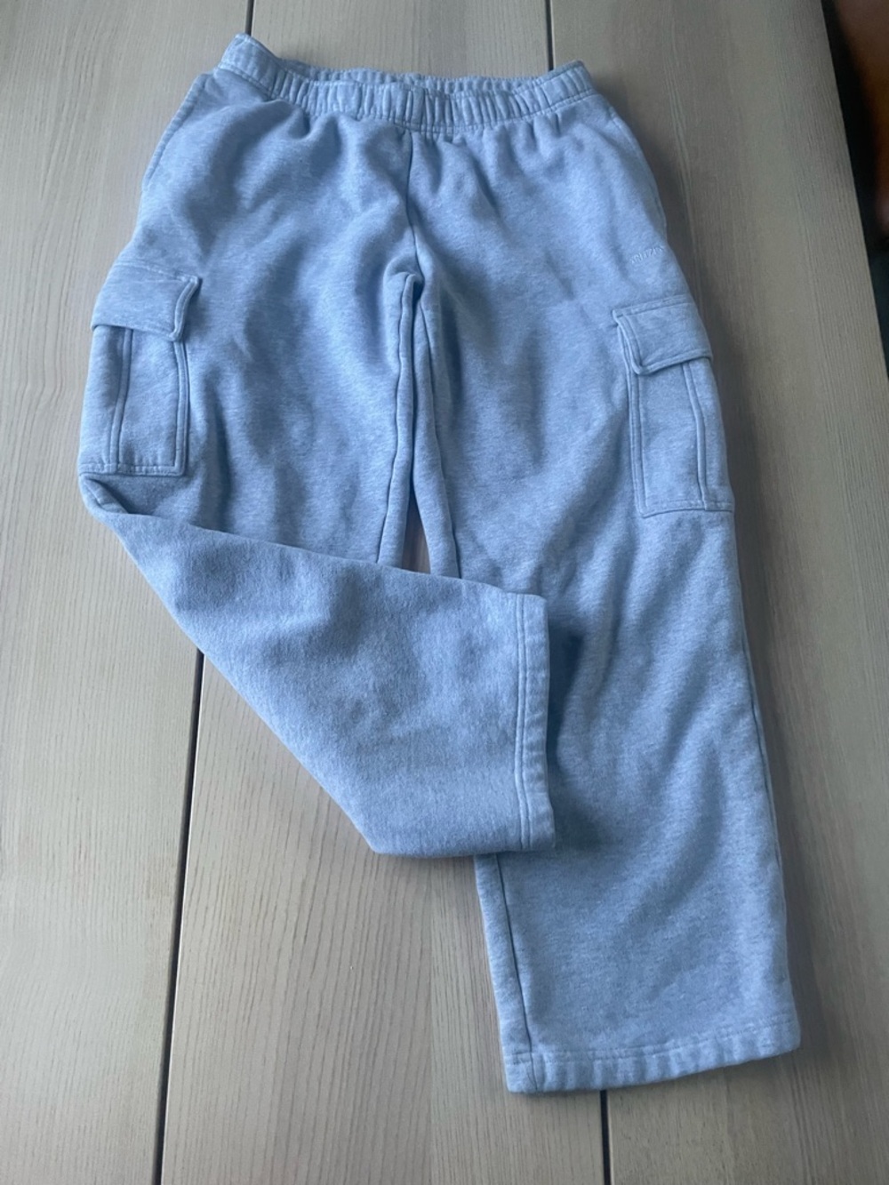Aritzia Mega Fit Sweatfleece Cozy Fleece Light Gray Cargo Sweatpants small TNA s